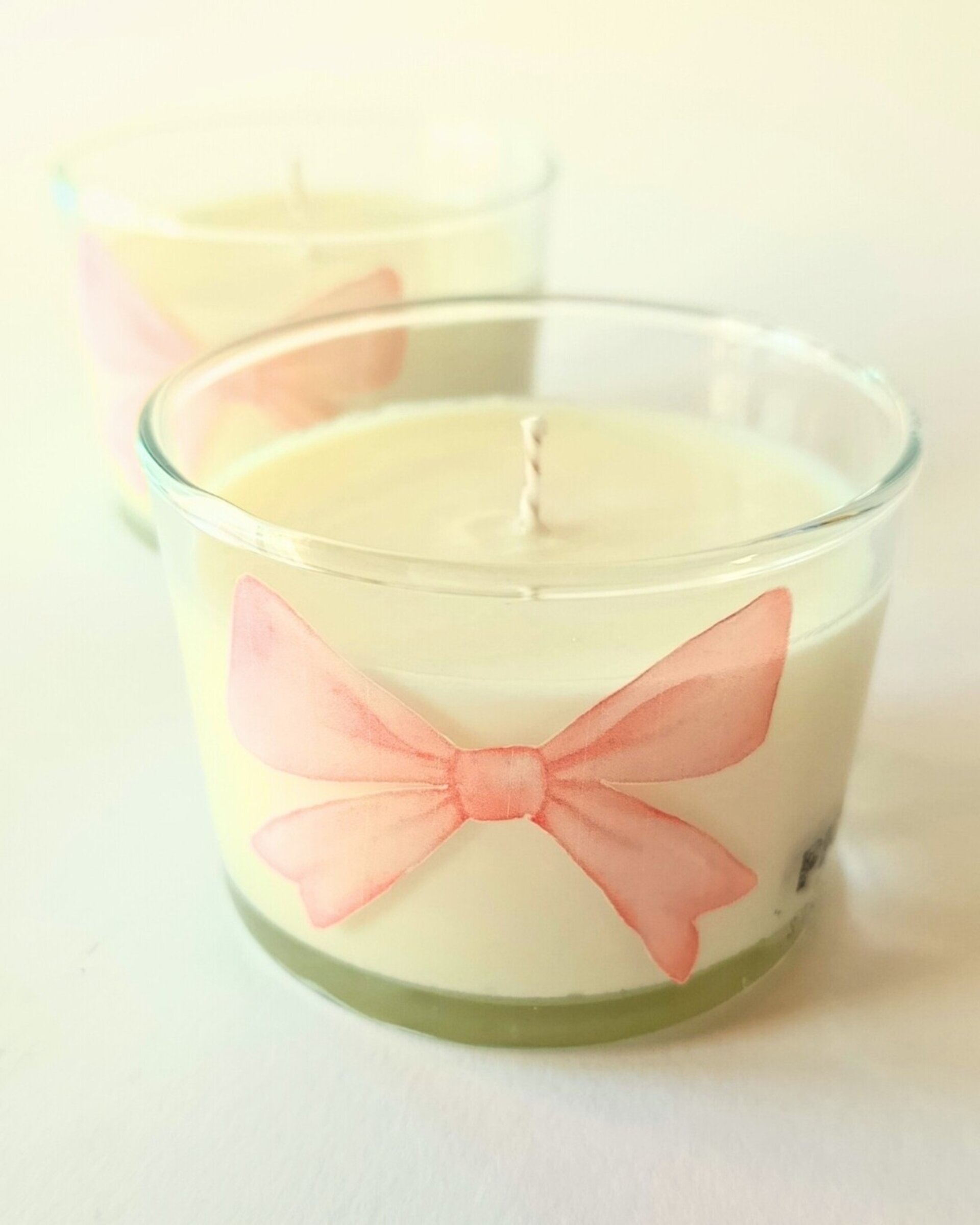 Vela en Vaso "Lazo Acuarela" 🎀 – Aroma Limón y Azahar (135g) 🍋🌸 - 2